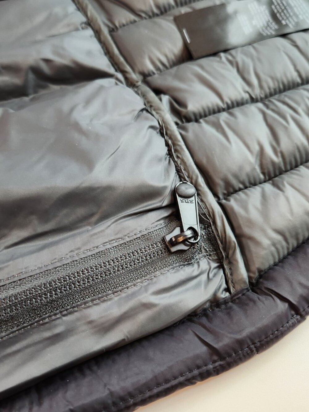 Stormtech Seaspan Packable Puffer Vest Mens Size Large Black - Picture 12 of 13
